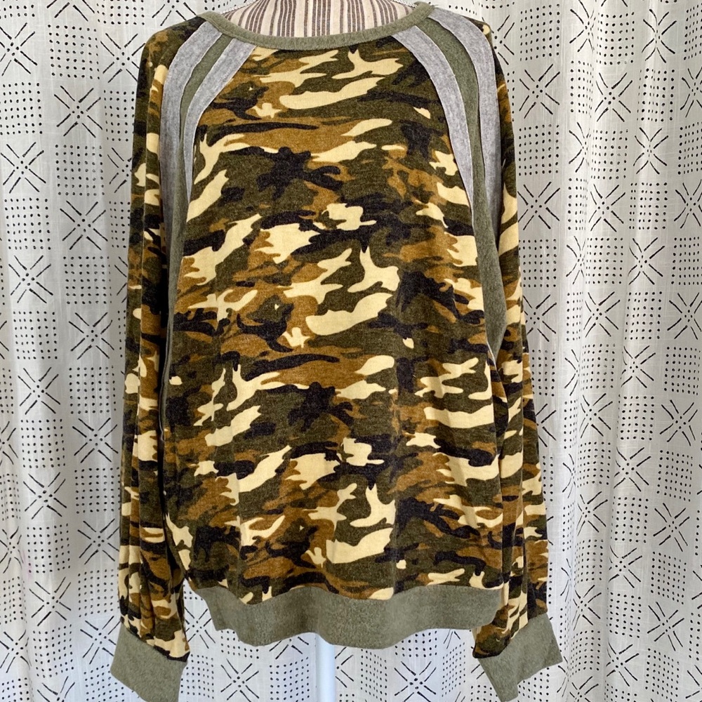 Camouflage Pull Over